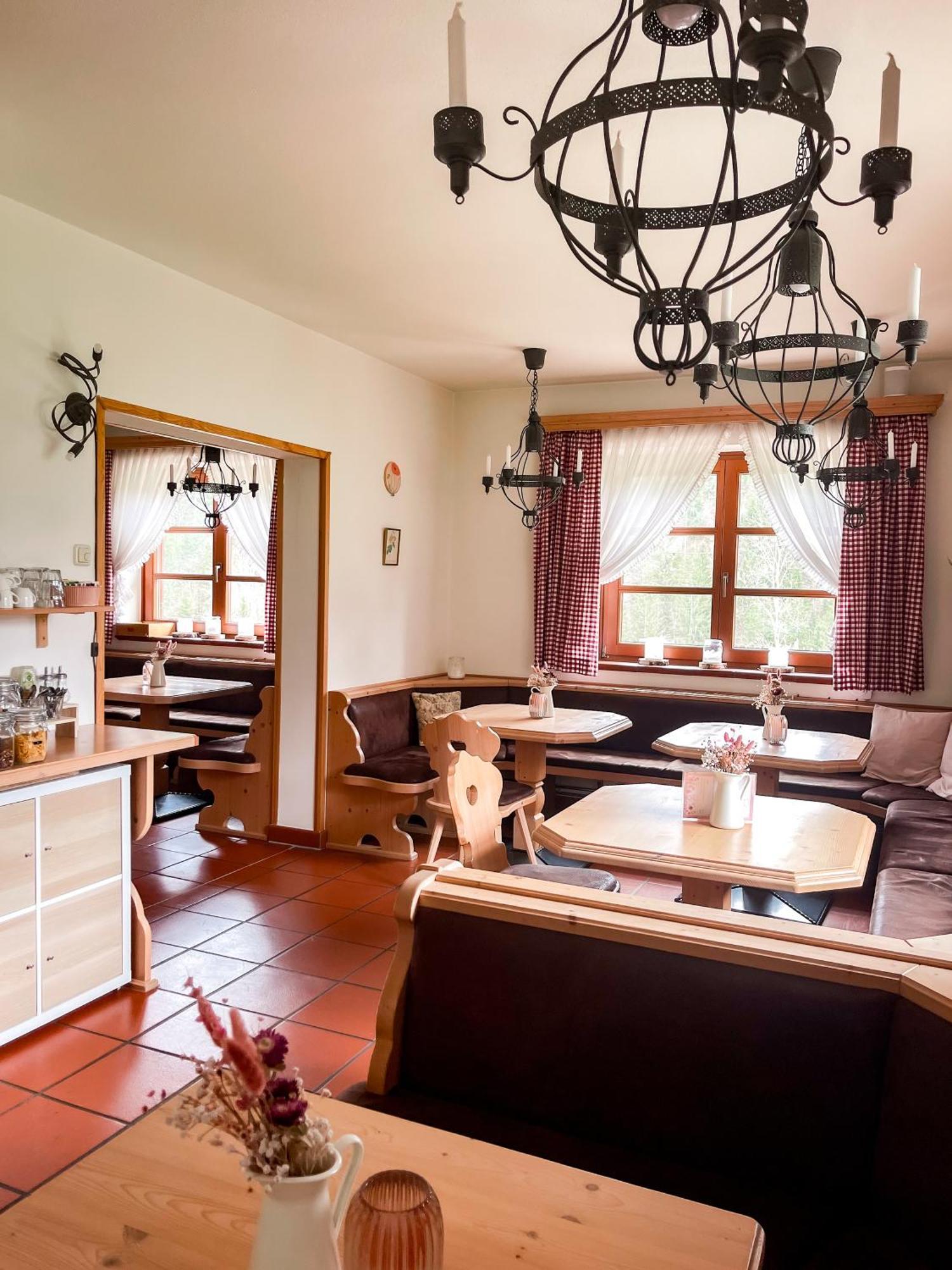 Früstuck Gasthof 3*